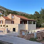 Tara House *